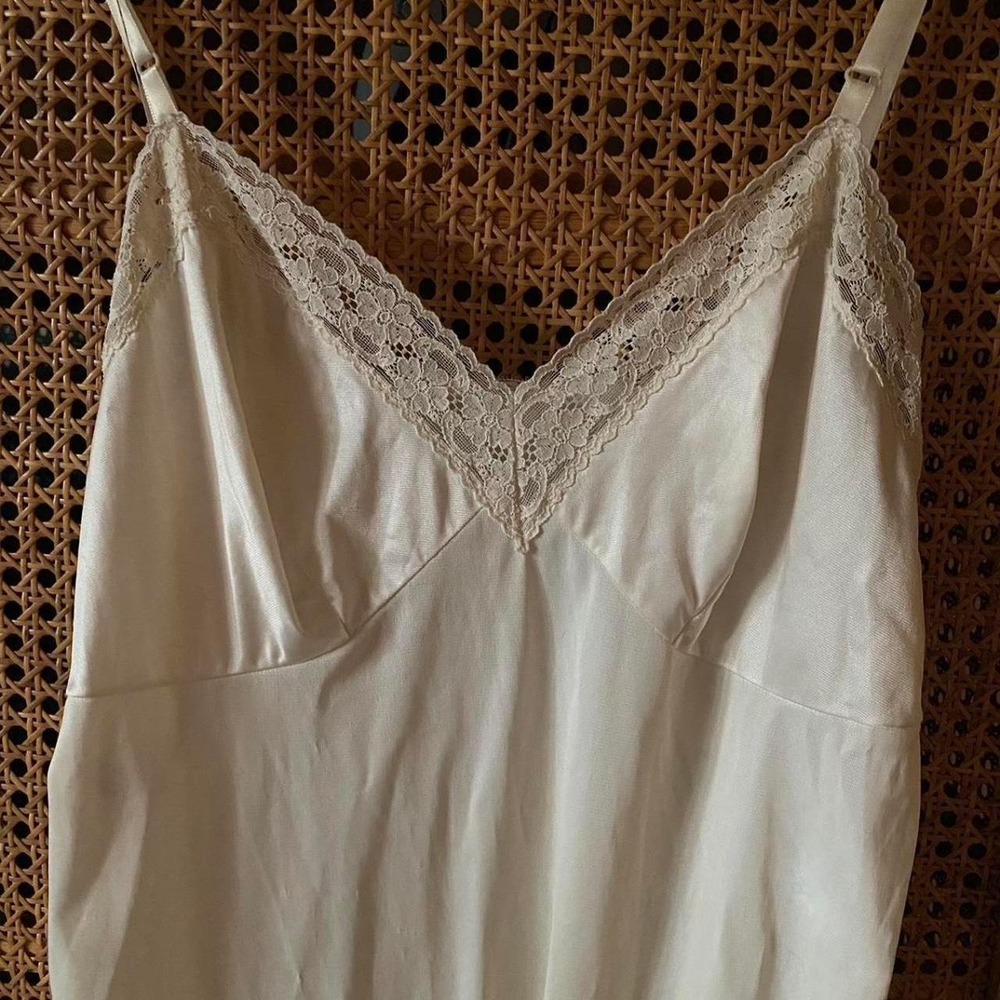 Vintage Vanity Fair Cream Silky Nylon Slip Dress with Lace Size M - Picture 6 of 7